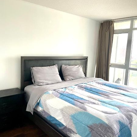 Three Br Condo Step To Cn Tower Rogers Center With Free Parking Τορόντο Εξωτερικό φωτογραφία