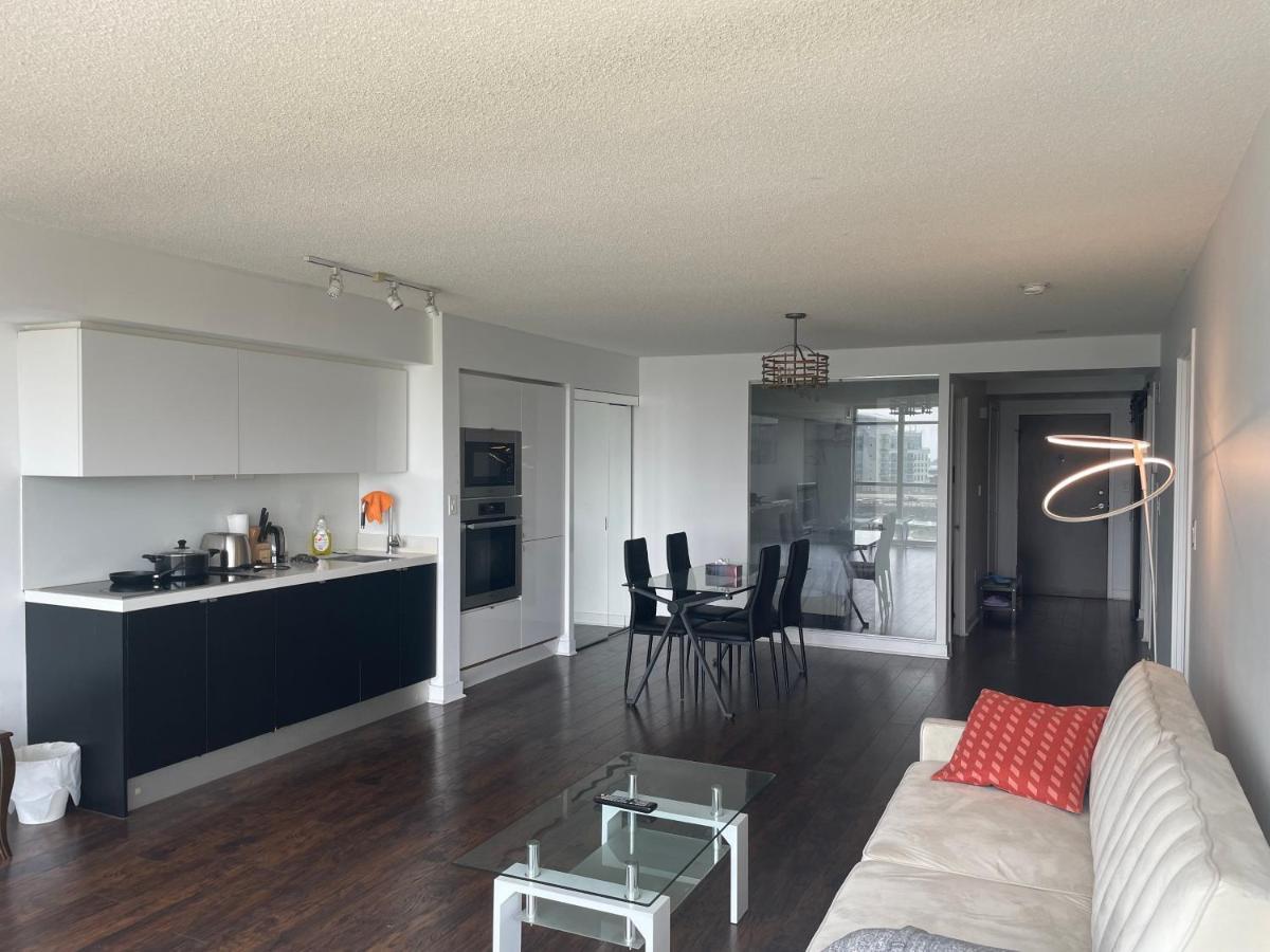 Three Br Condo Step To Cn Tower Rogers Center With Free Parking Τορόντο Εξωτερικό φωτογραφία