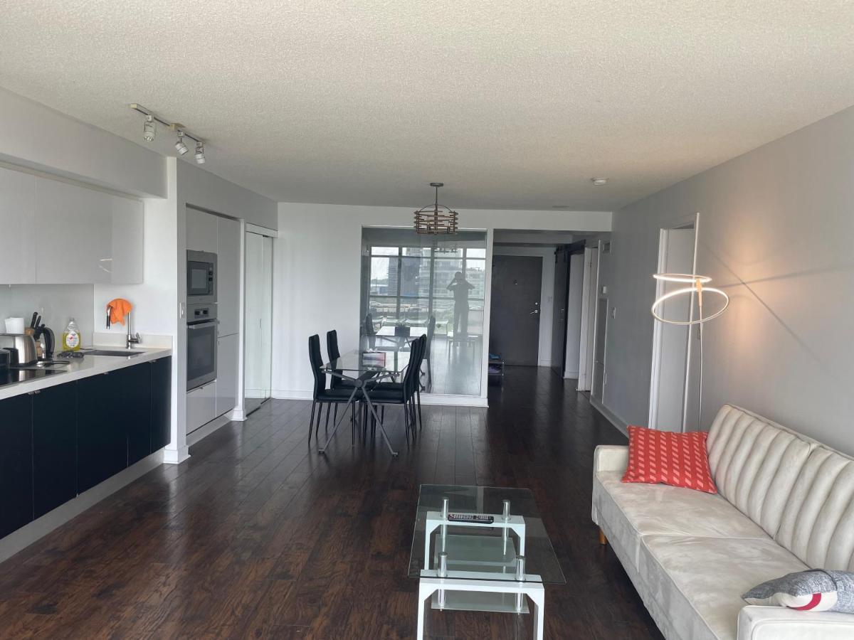 Three Br Condo Step To Cn Tower Rogers Center With Free Parking Τορόντο Εξωτερικό φωτογραφία