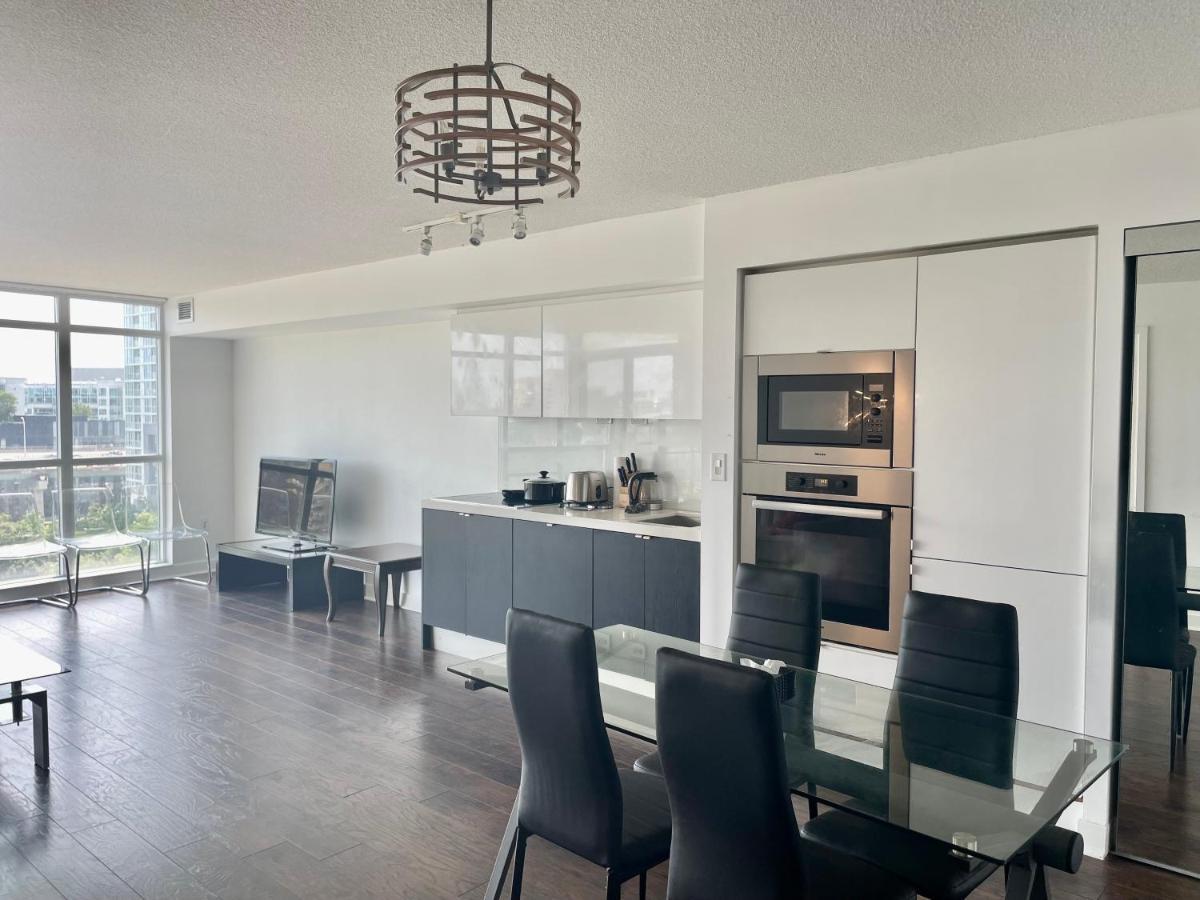 Three Br Condo Step To Cn Tower Rogers Center With Free Parking Τορόντο Εξωτερικό φωτογραφία